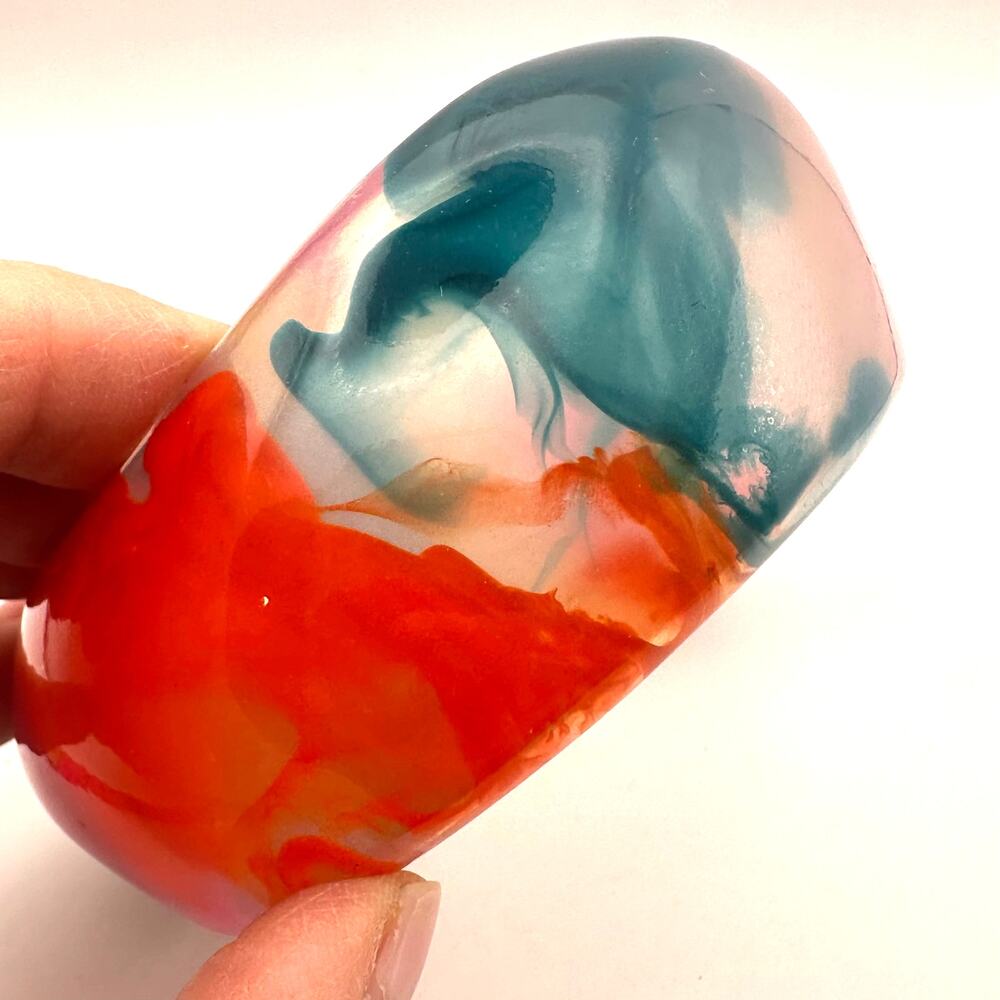 Rainbow Swirl Lucite Bangle Bracelet Heavy Chunky Jewelry Shiny 60s 70s Retro - Picture 4 of 14